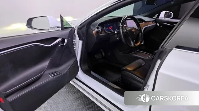 Tesla Model S id 3562623 из Кореи 19