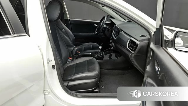 Kia Stonic id 3820225 из Кореи 19