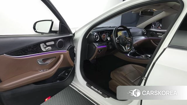 Mercedes-Benz E-Class W213 id 3808069 из Кореи 19