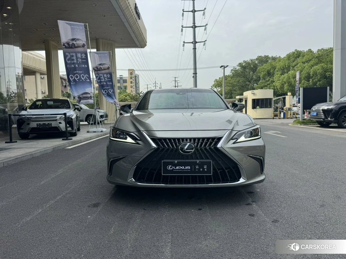 Lexus ES id 4473382 из Китая 17