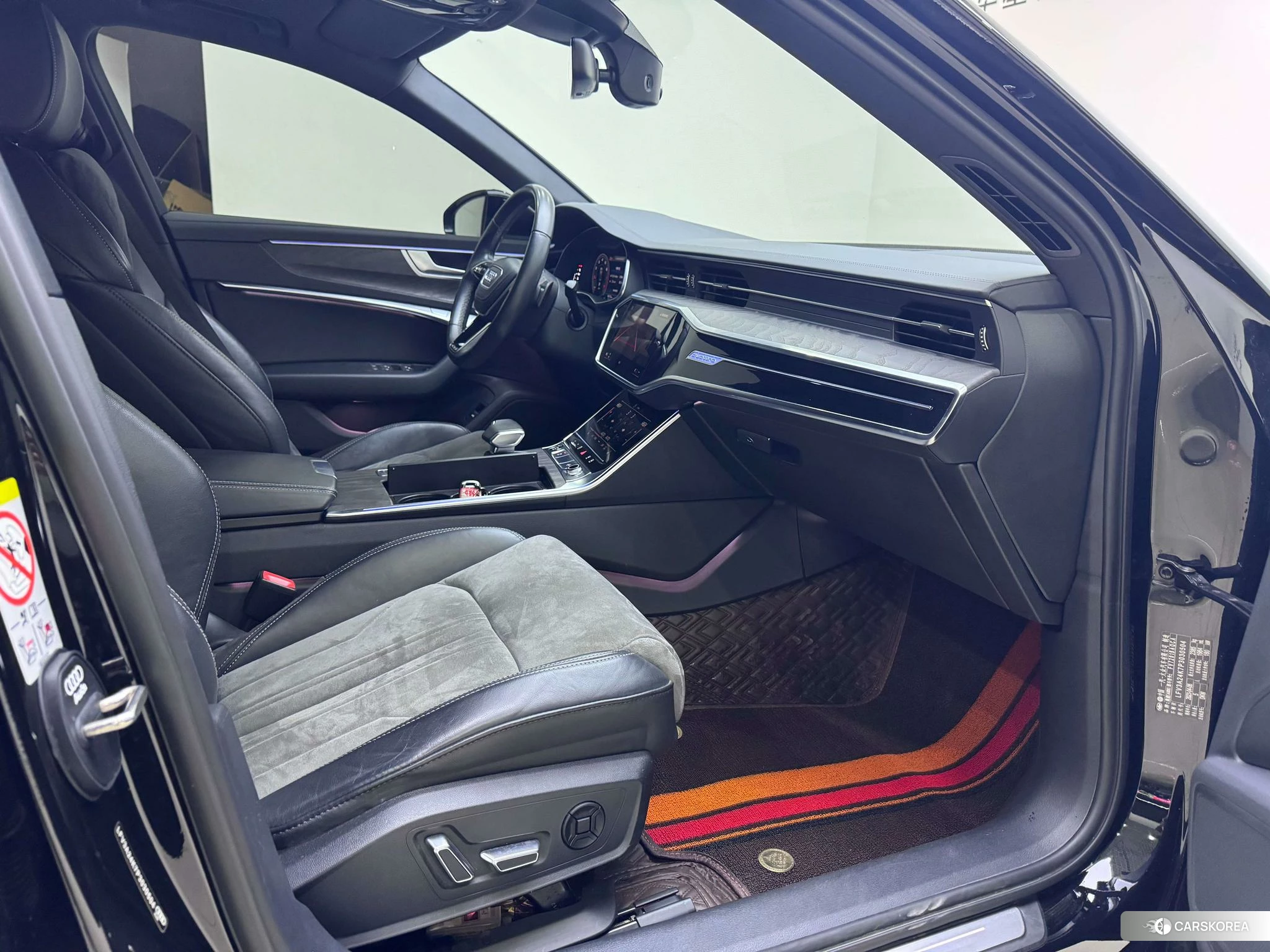 Audi A6L id 4440615 из Китая 16