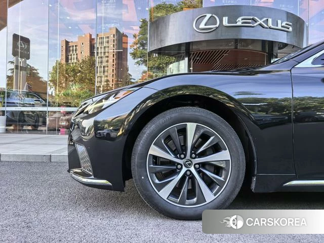 Lexus LS id 4301734 из Китая 16