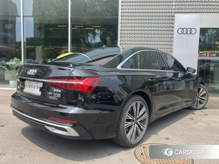 Audi A6L id 4512398 из Китая 11