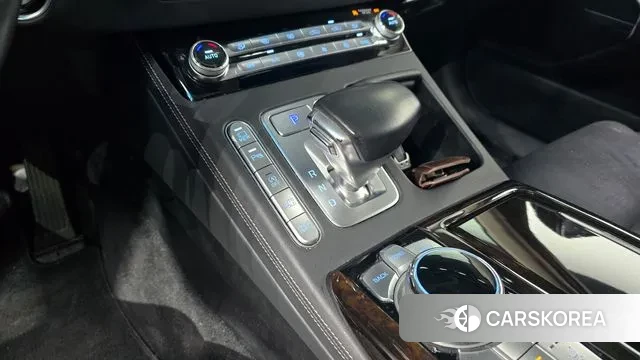 Genesis G90 id 3677234 из Кореи 19