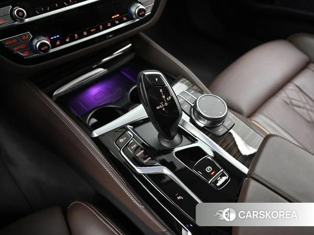 BMW 5 Series (G30) id 3877547 из Кореи 19