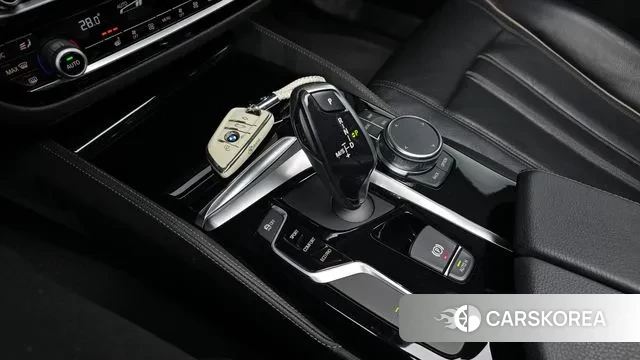 BMW 5 Series (G30) id 3375185 из Кореи 19