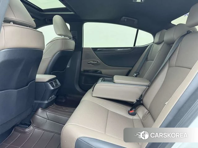 Lexus ES id 4301644 из Китая 19