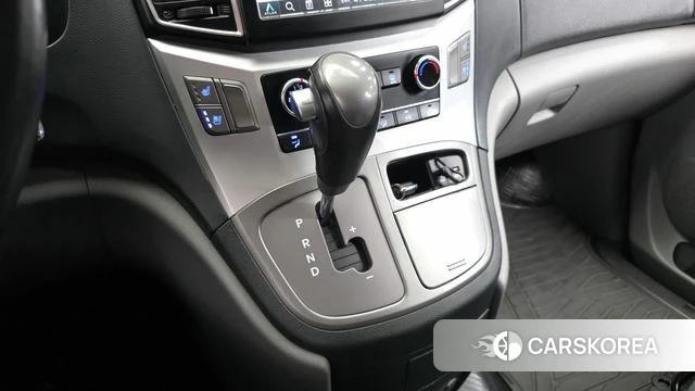 Hyundai The New Grand Starex id 4536411 из Кореи 19