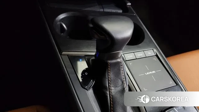 Lexus UX250h id 3630542 из Кореи 19