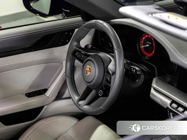 Porsche 911(992) id 3502046 из Кореи 15