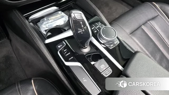 BMW 5 Series (G30) id 3779146 из Кореи 19