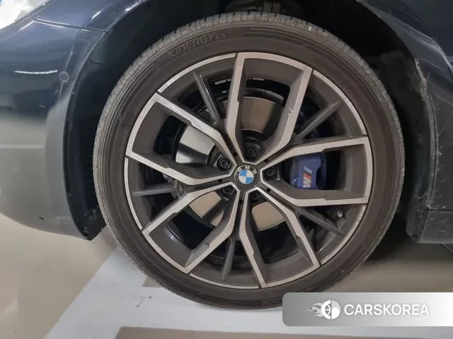 BMW 5 Series (G30) id 3370931 из Кореи 15