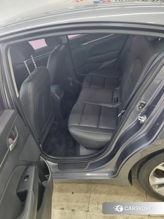 Hyundai Avante AD id 3955820 из Кореи 16