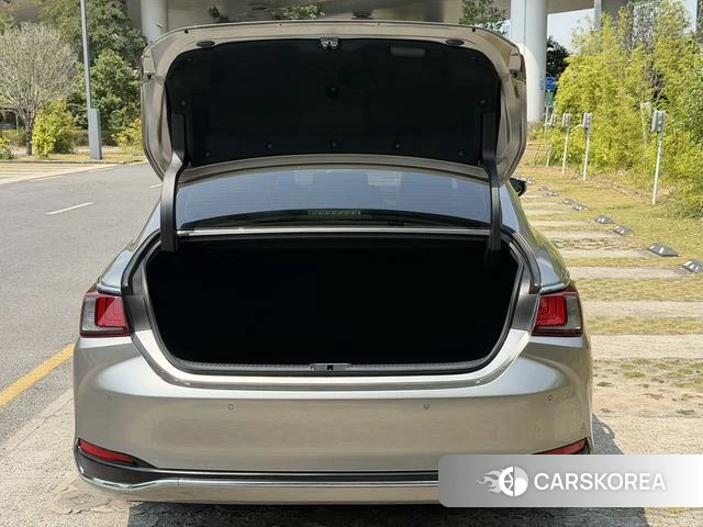 Lexus ES id 4365815 из Китая 13