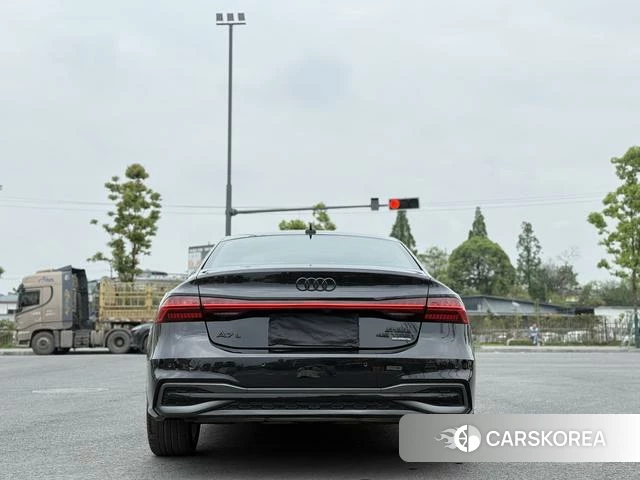 Audi A7L id 4228475 из Китая 18