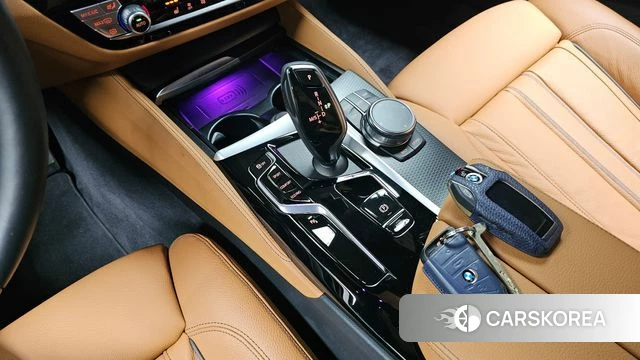BMW 5 Series (G30) id 4630942 из Кореи 29