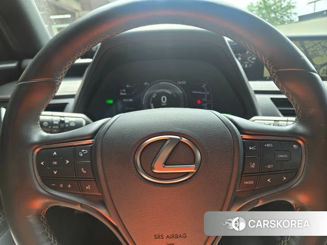 Lexus UX250h id 4397316 из Кореи 17