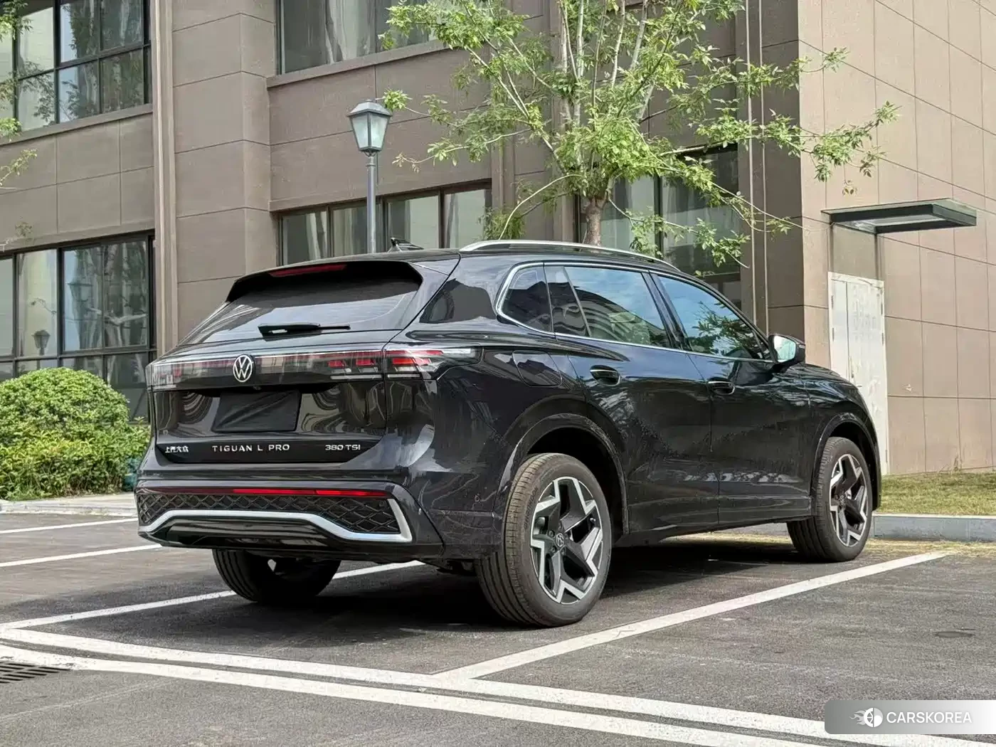 Volkswagen Tiguan L id 4589123 из Китая 9