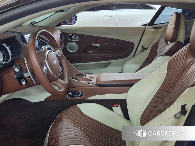 Aston Martin DB11 id 4741842 из Кореи 17