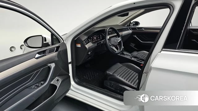 Volkswagen Passat GT (B8) id 4665945 из Кореи 35