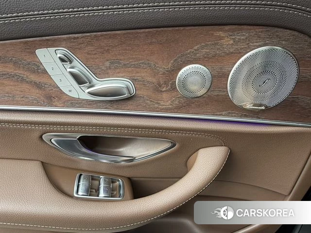 Mercedes-Benz E-class id 4277628 из Китая 21