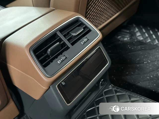 Audi A6L id 4259402 из Китая 18