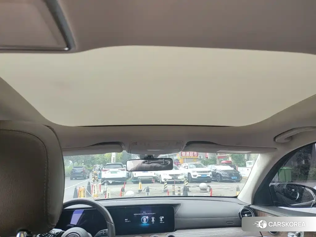 Mercedes-Benz E-Class id 4622383 из Китая 25