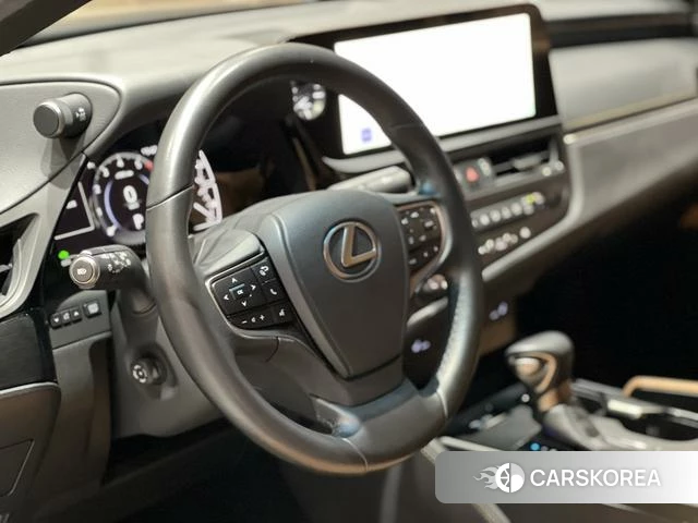 Lexus ES id 4276296 из Китая 16