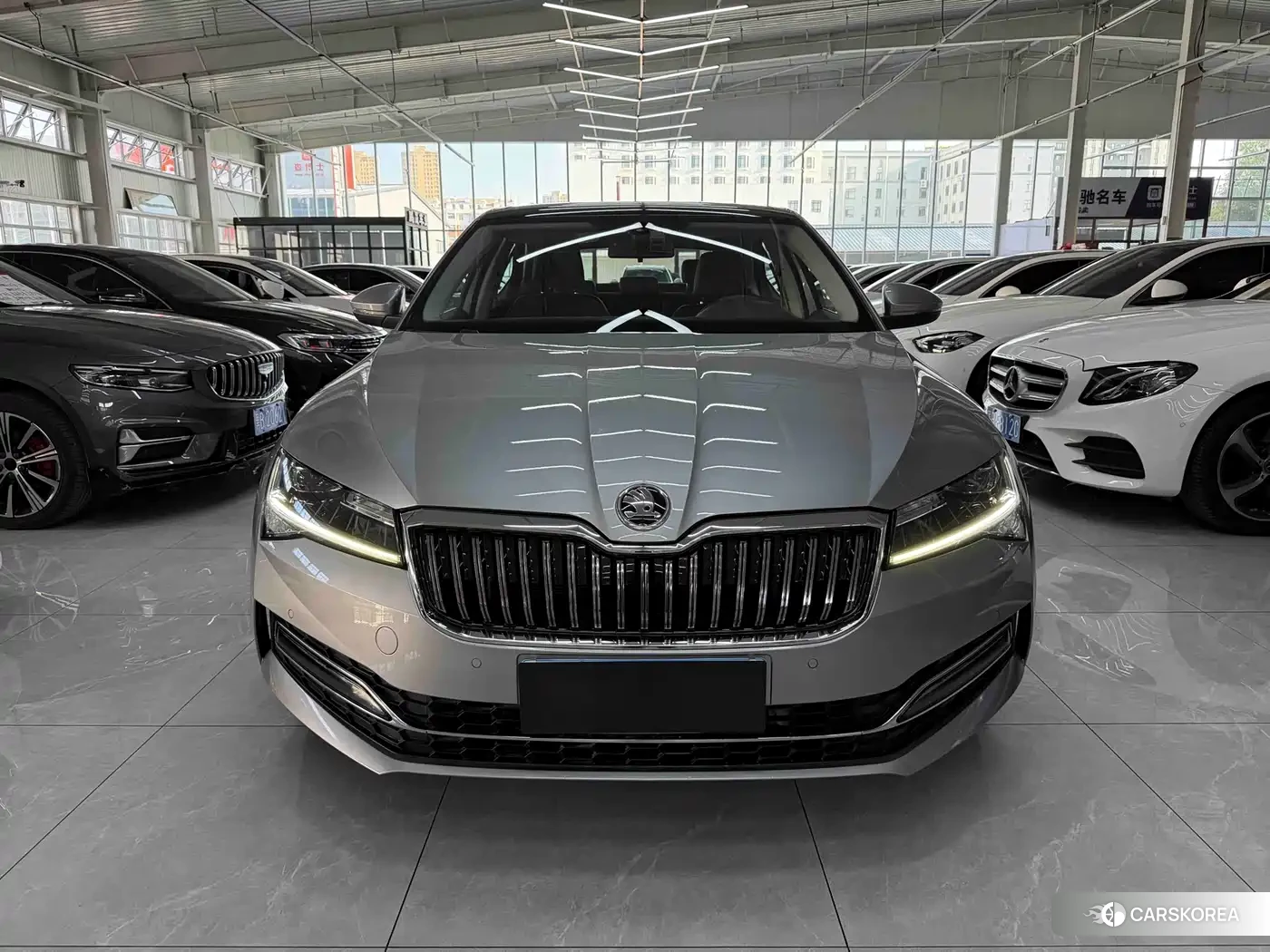 Skoda Superb id 4649295 из Китая 21