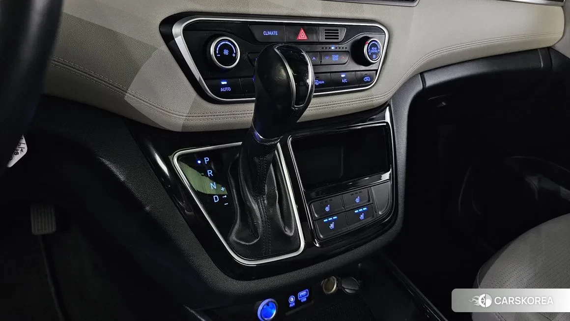 Hyundai The New Grand Starex id 2053719 из Кореи 19