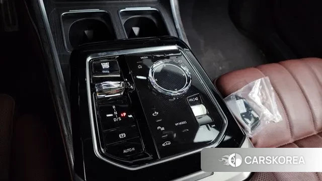 BMW 7 Series (G70) id 3758106 из Кореи 19