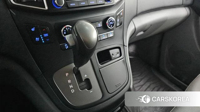 Hyundai The New Grand Starex id 4520040 из Кореи 19