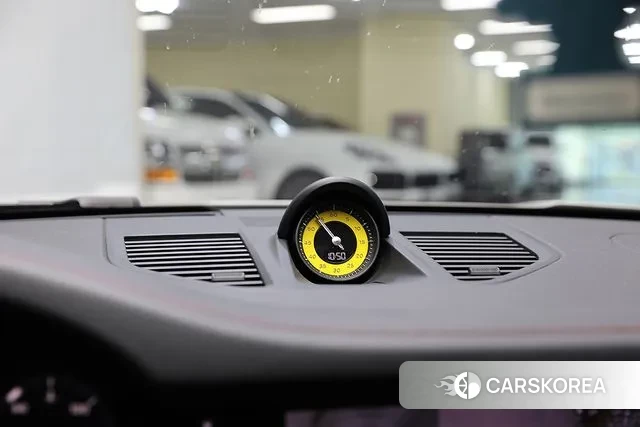 Porsche 911(992) id 3371107 из Кореи 14