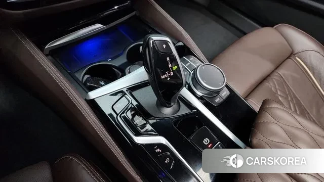 BMW 5 Series (G30) id 3395486 из Кореи 19