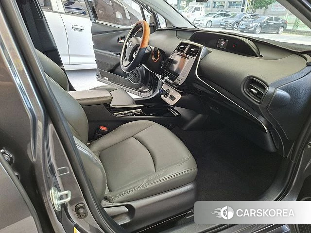 Toyota Prius 4th Generation id 4577174 из Кореи 19