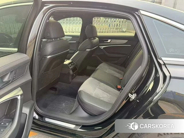 Audi A6L id 4297652 из Китая 9
