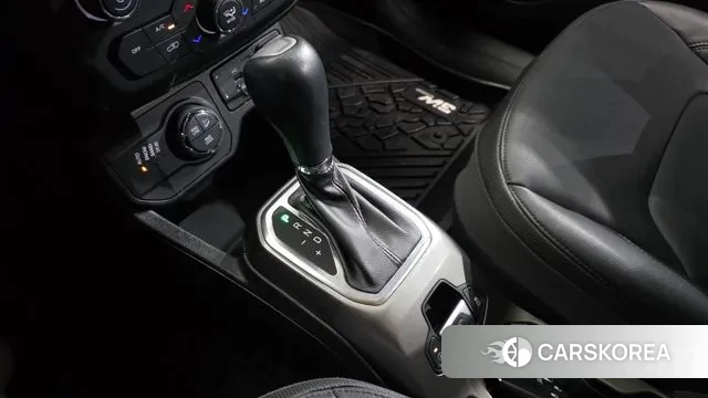 Jeep Renegade id 3034109 из Кореи 19