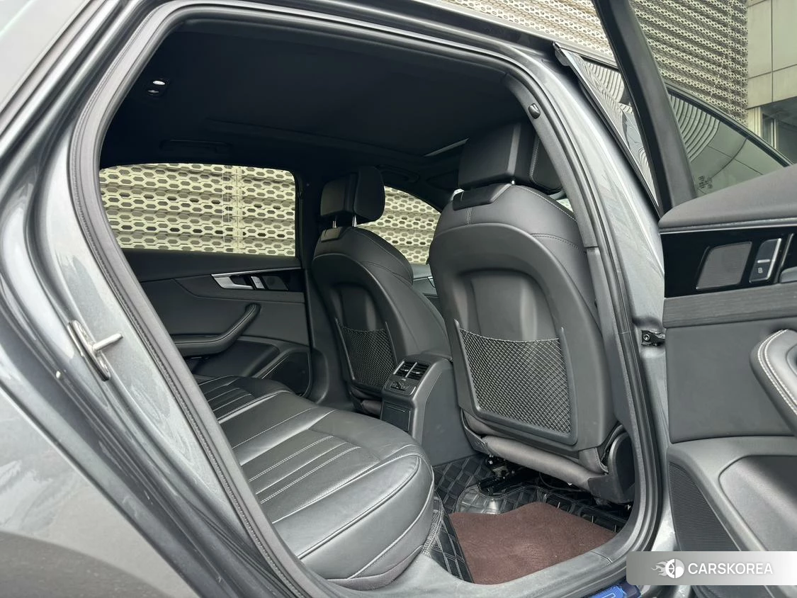 Audi A4L id 4473712 из Китая 16