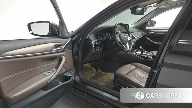 BMW 5 Series (G30) id 4267355 из Кореи 31