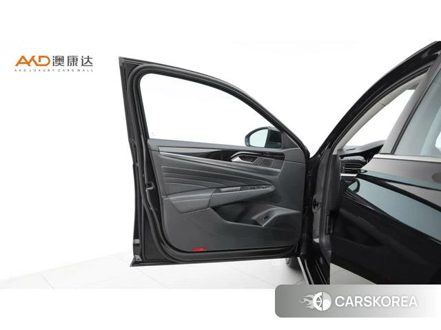 Volkswagen Passat id 4259752 из Китая 9