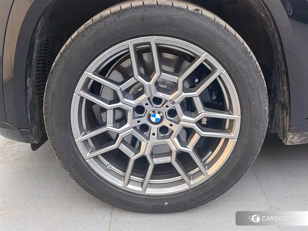 BMW XM id 4601001 из Китая 17