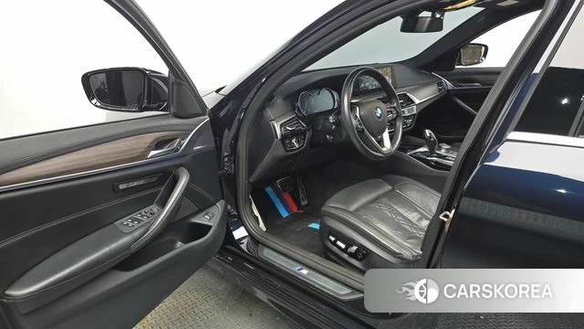 BMW 5 Series (G30) id 4742393 из Кореи 35