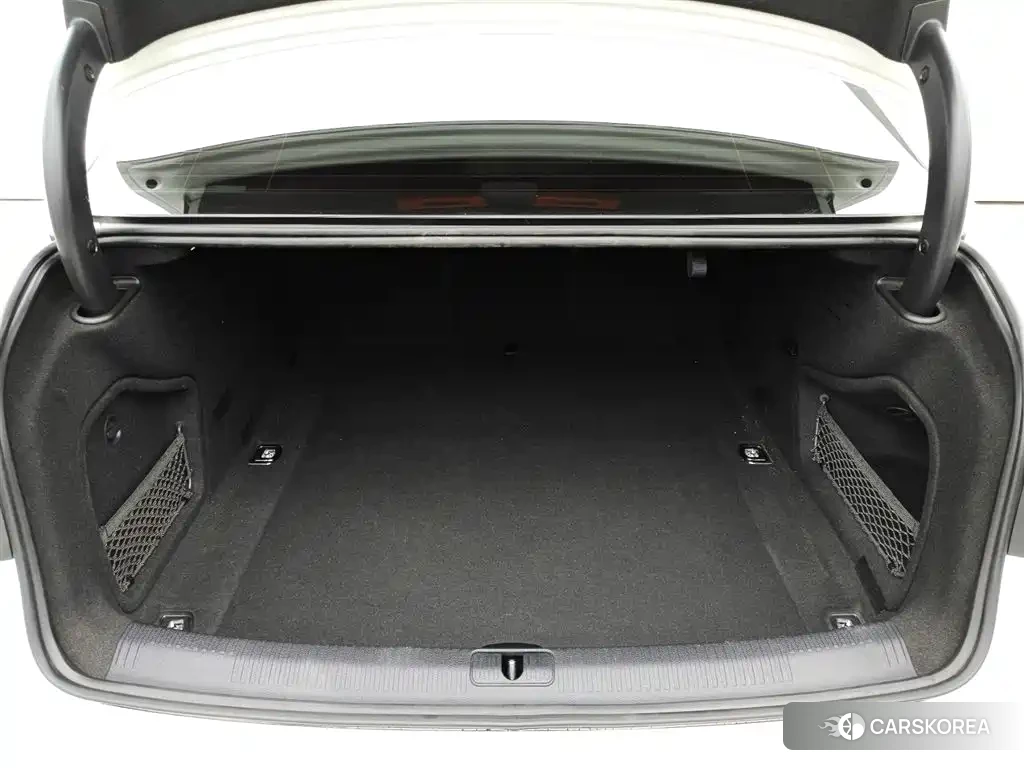 Audi A4L id 4576588 из Китая 19
