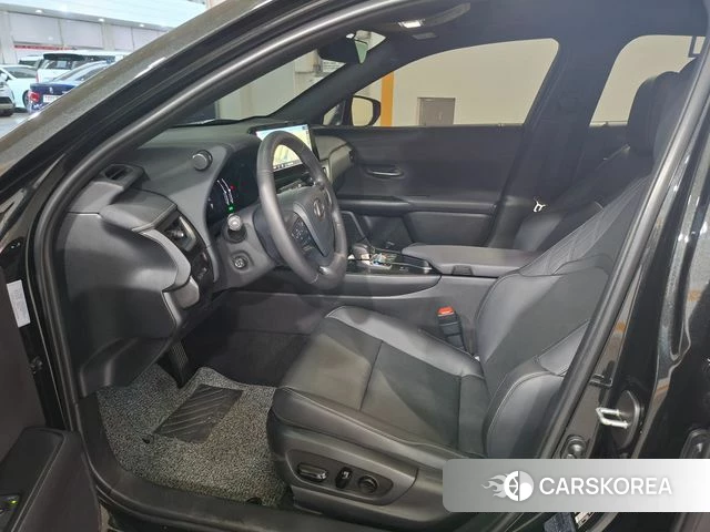 Lexus UX300h id 4635253 из Кореи 19