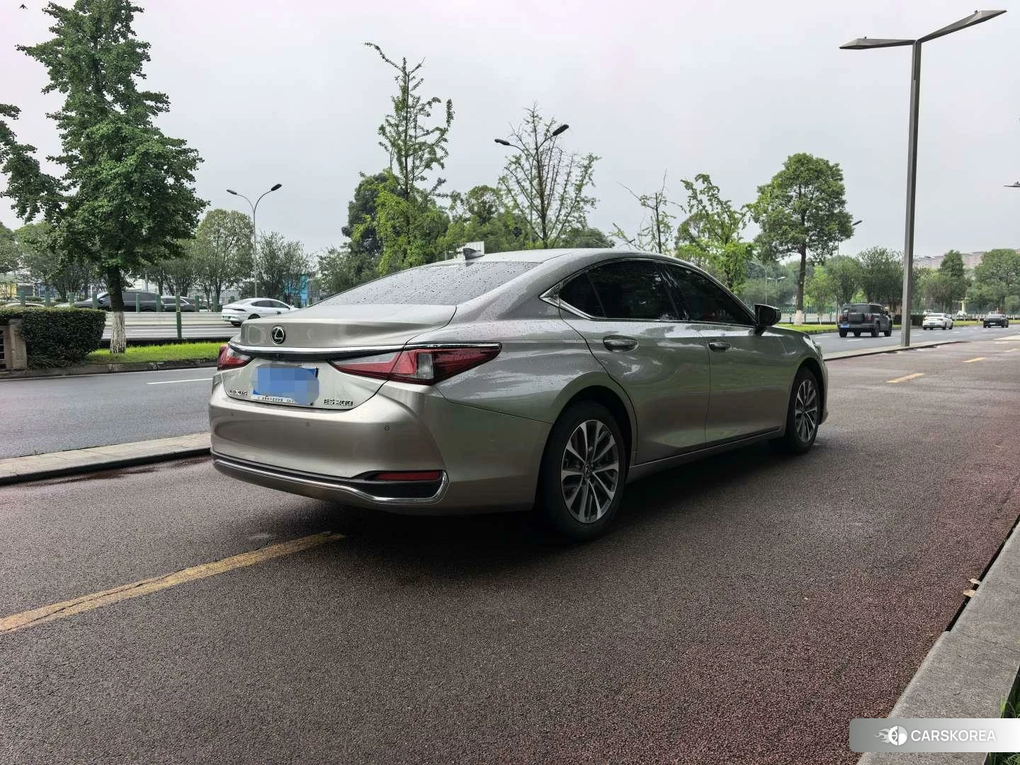 Lexus ES id 4485513 из Китая 9