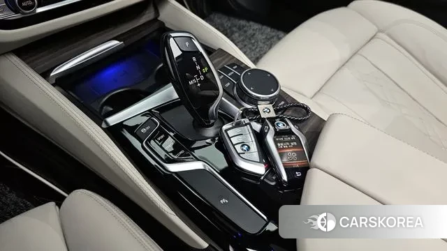 BMW 5 Series (G30) id 3033435 из Кореи 19