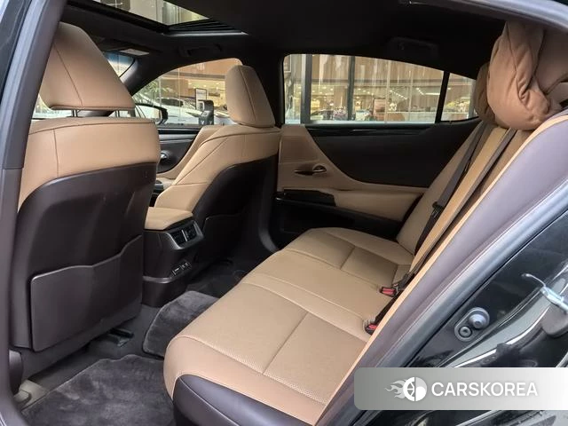Lexus ES id 4279029 из Китая 16