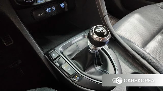 Hyundai Veloster (JS) id 3834801 из Кореи 19