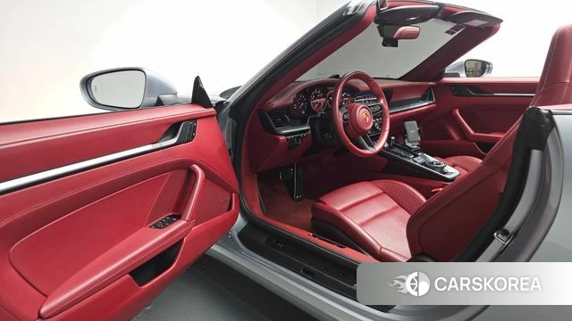 Porsche 911(992) id 4457749 из Кореи 31