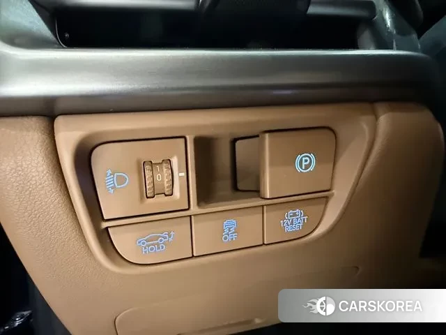 Hyundai Grandeur Hybrid (GN7) id 3020884 из Кореи 19